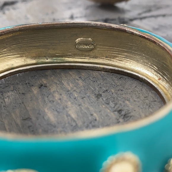 ⭐️Host Pick⭐️ Fornash Enamel Hinged Bangle - Picture 6 of 6